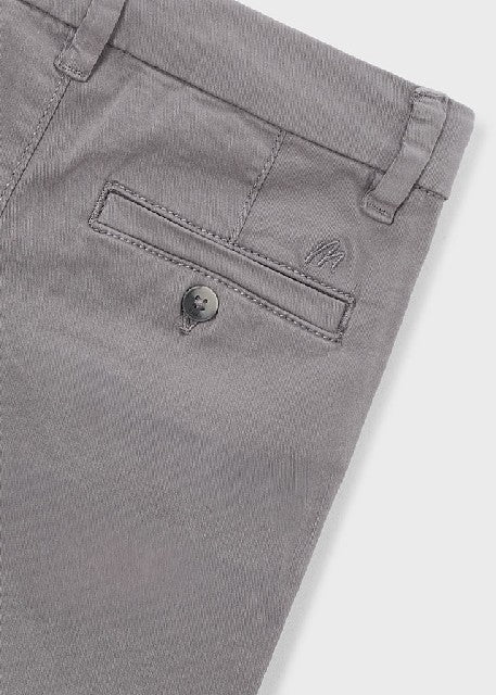 Pantalon chino basico         Gris