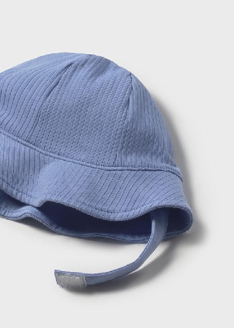 Conj. pantalon corto y gorro  Velero