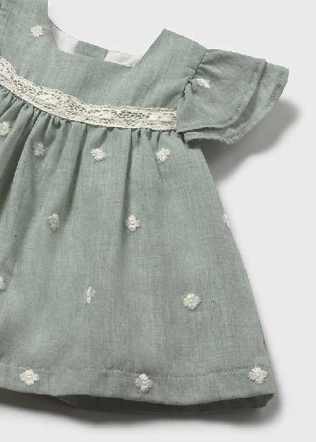 Vestido bordado               Aqua