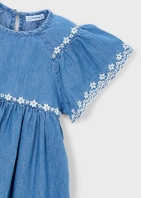 Vestido bordado               Medio
