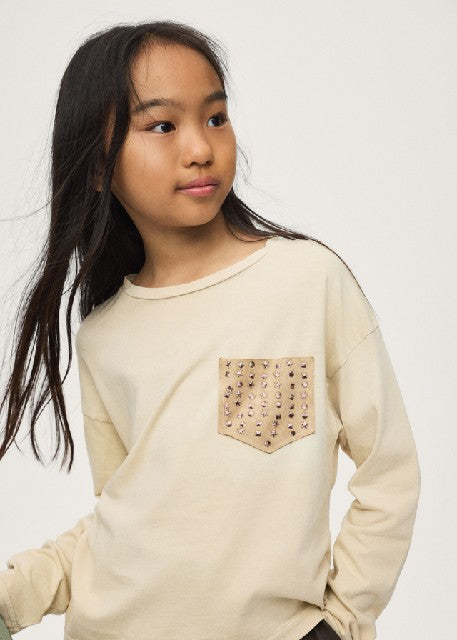Camiseta bolsillo tachas Crema