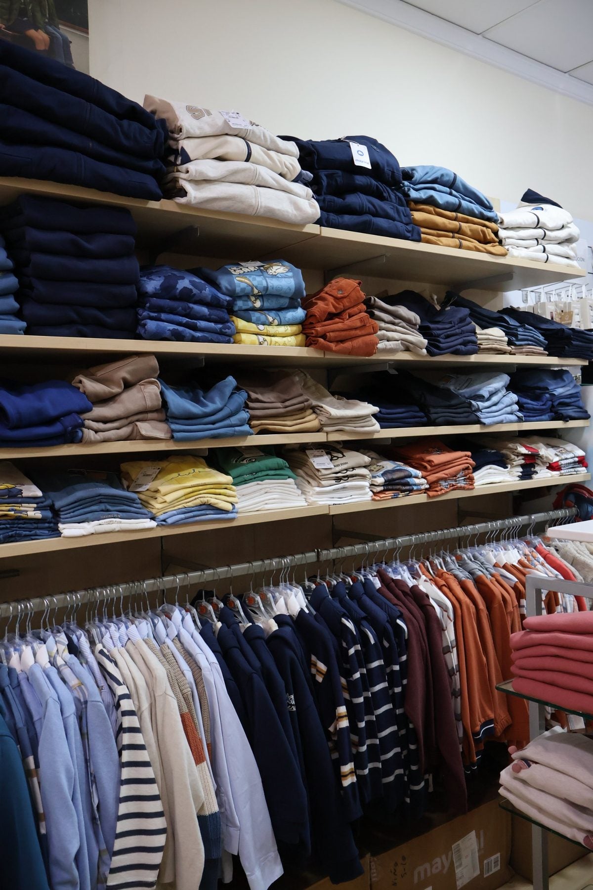 Estanterías de la tienda Zahe